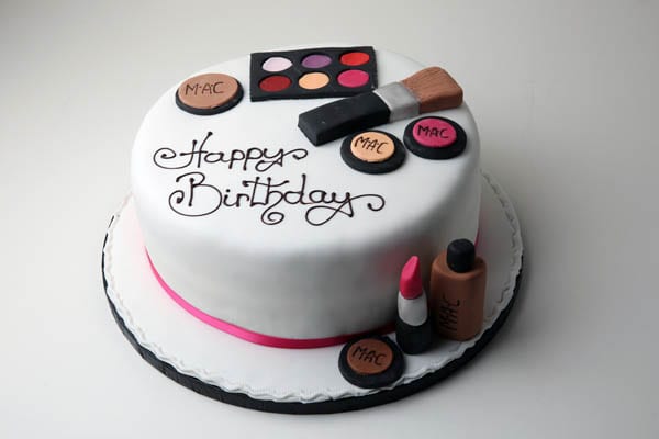 make up cake - Creative Cakes by Jenny