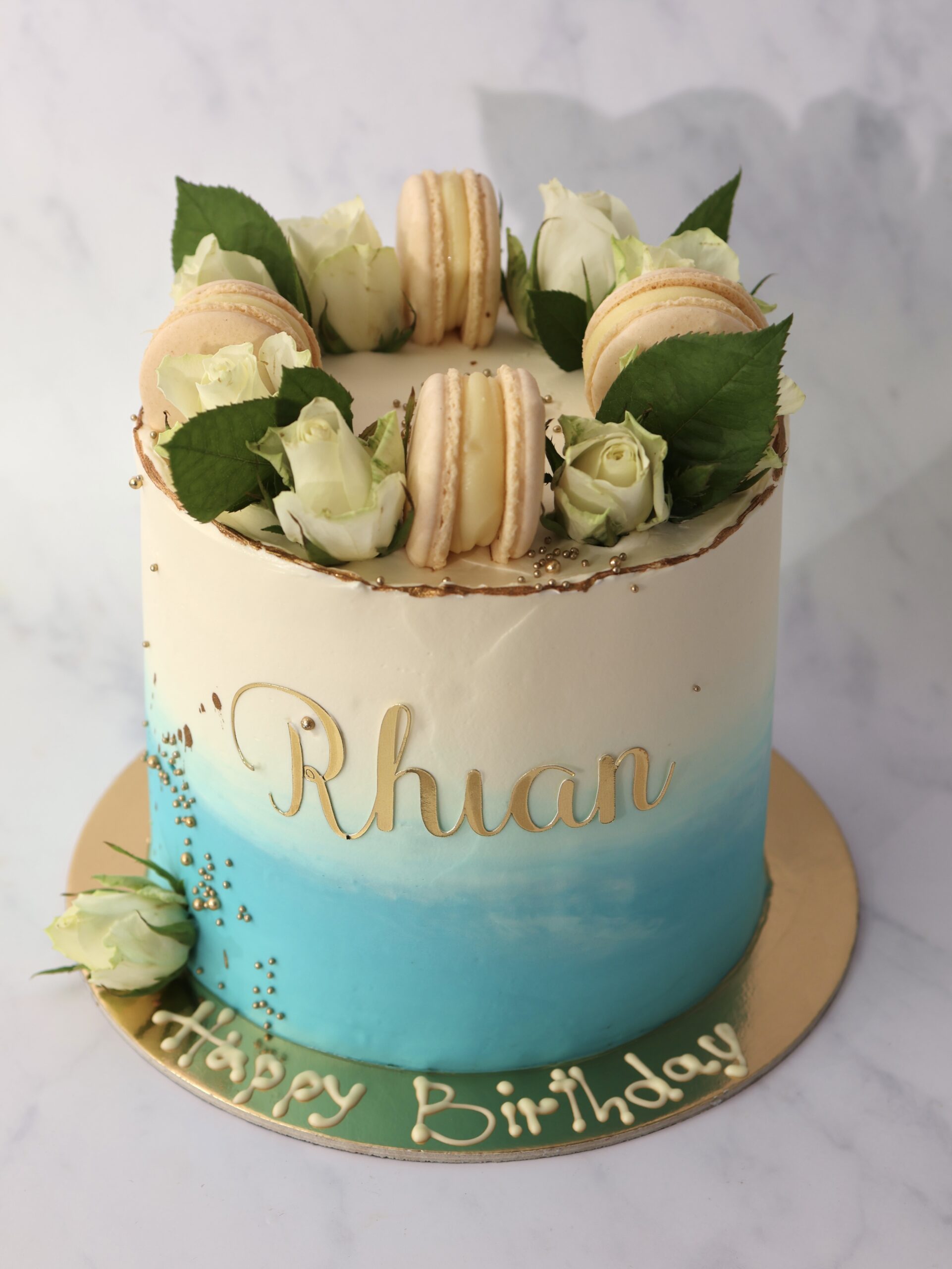 Luxury Cake Blue & White - Image 3