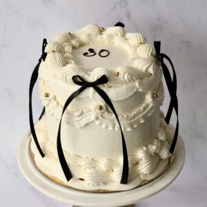 Black & White Vintage Cake (with Bows)