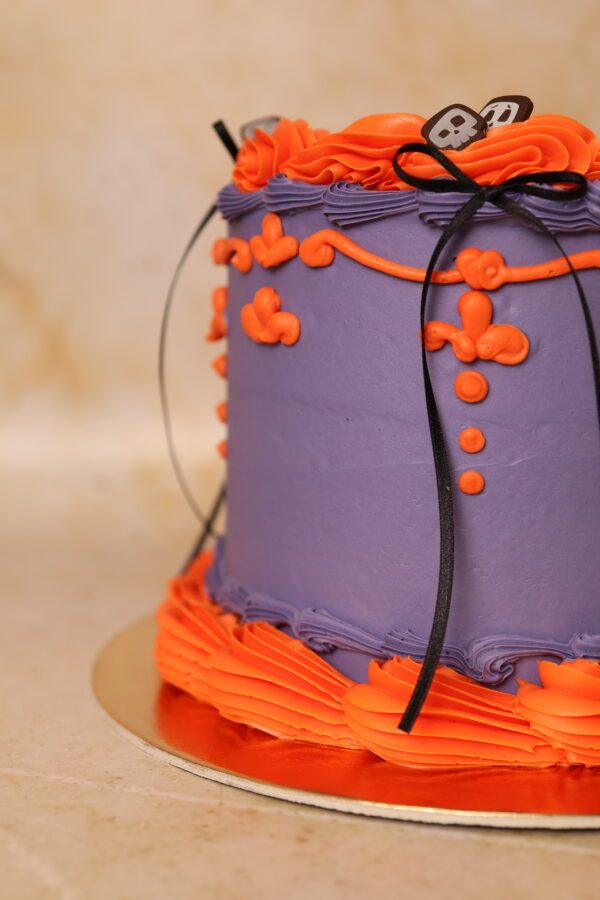 Boo! Vintage Cake - Image 3