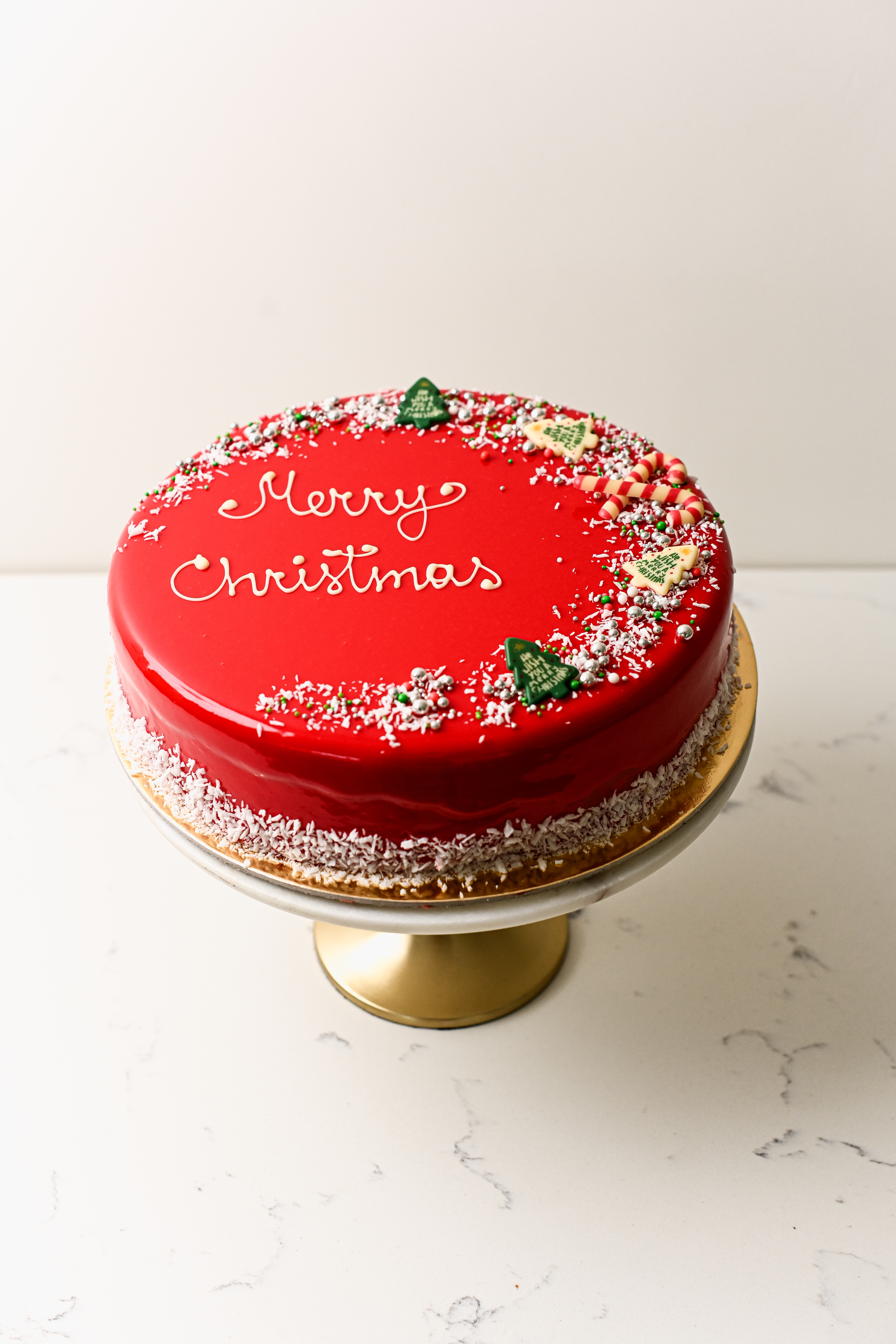 Kinder & Chocolate Mirror Glaze Cake - Image 2